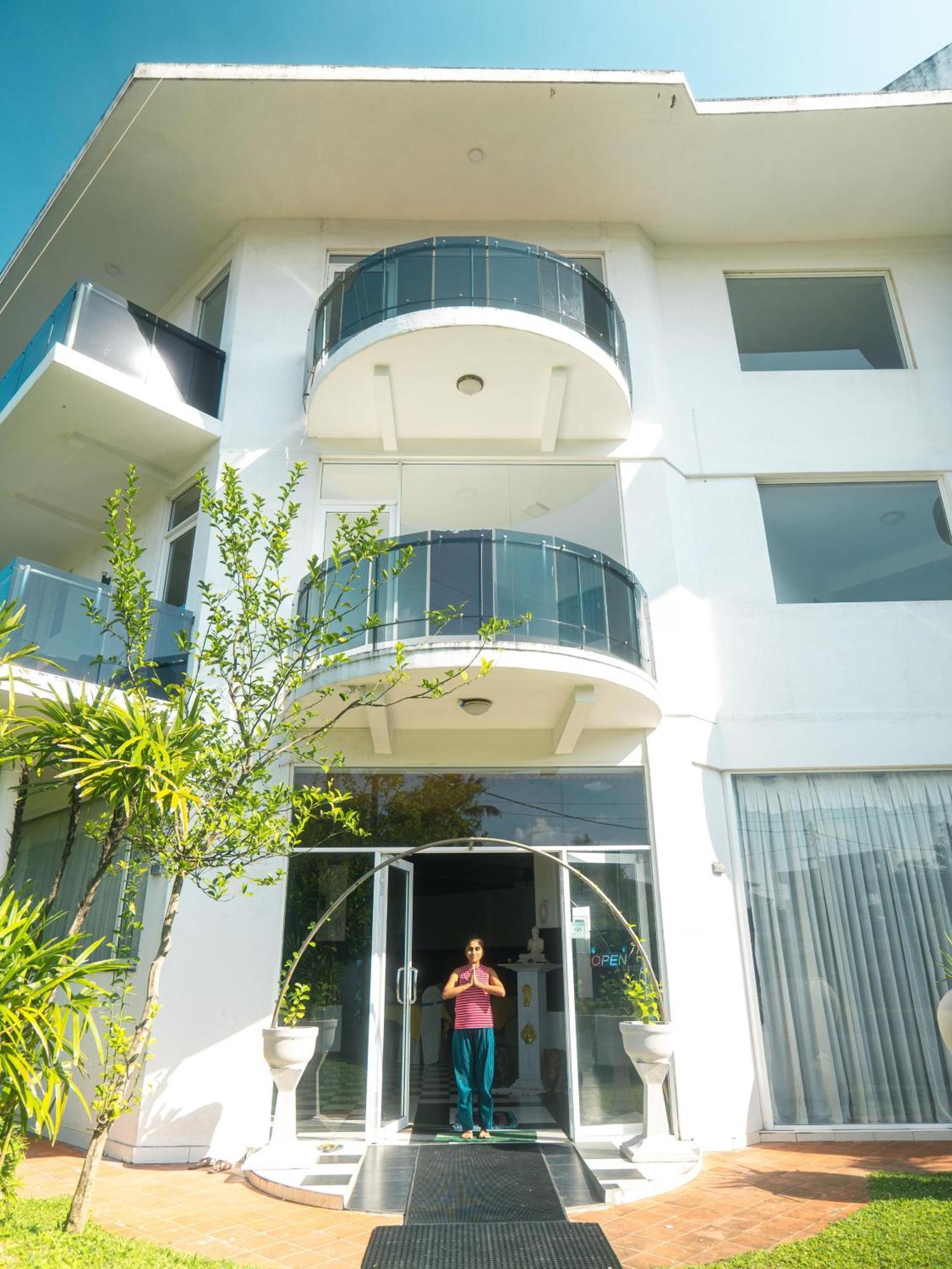 Amaya Beach Hotel Dikwella Exterior foto
